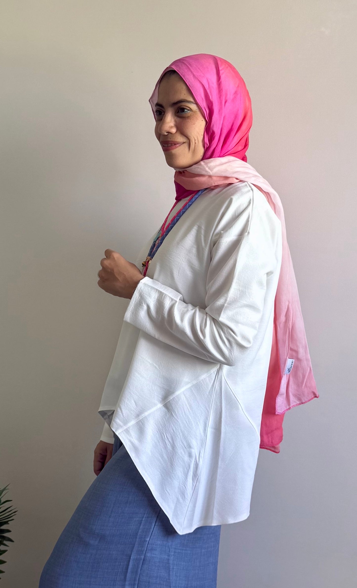 بلوزة اوفر سايز بقصات جانبيه