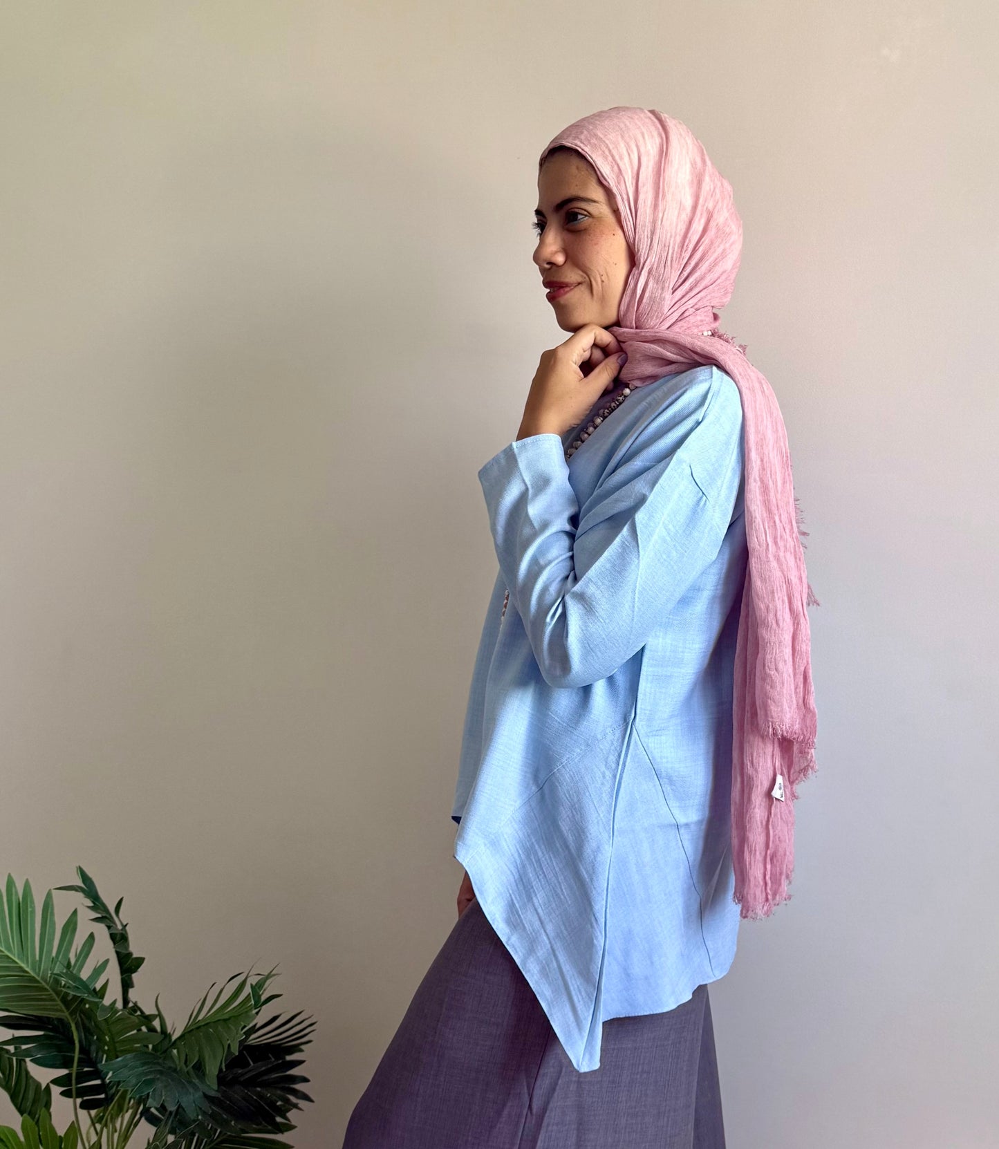 بلوزة اوفر سايز بقصات جانبيه