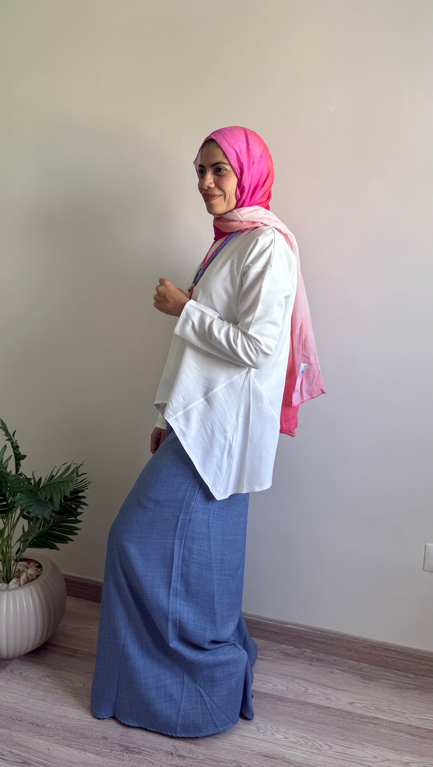 بلوزة اوفر سايز بقصات جانبيه