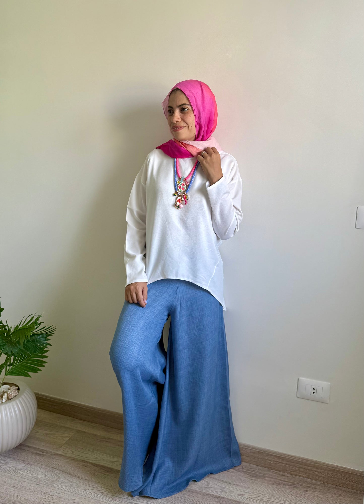 بلوزة اوفر سايز بقصات جانبيه